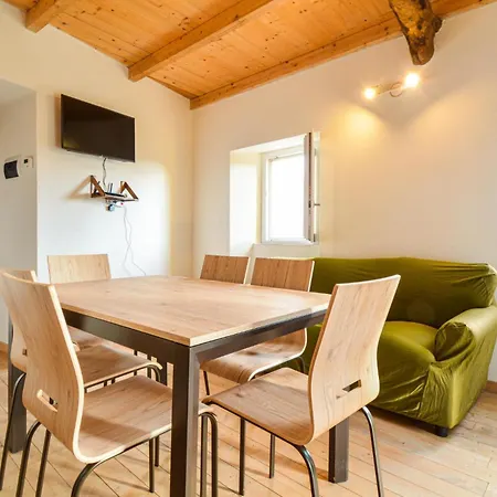 別荘 Cozy In Tribogna With Wifi